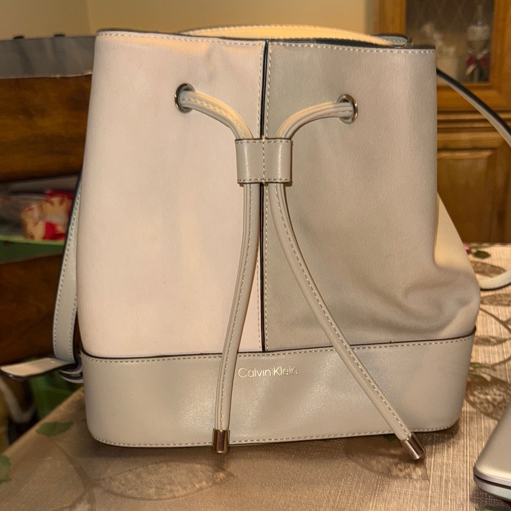Calvin Klein White and Gray Shoulder Bag